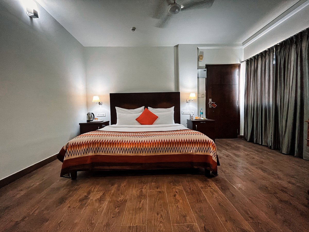 Minimal, standard bedroom before redesign